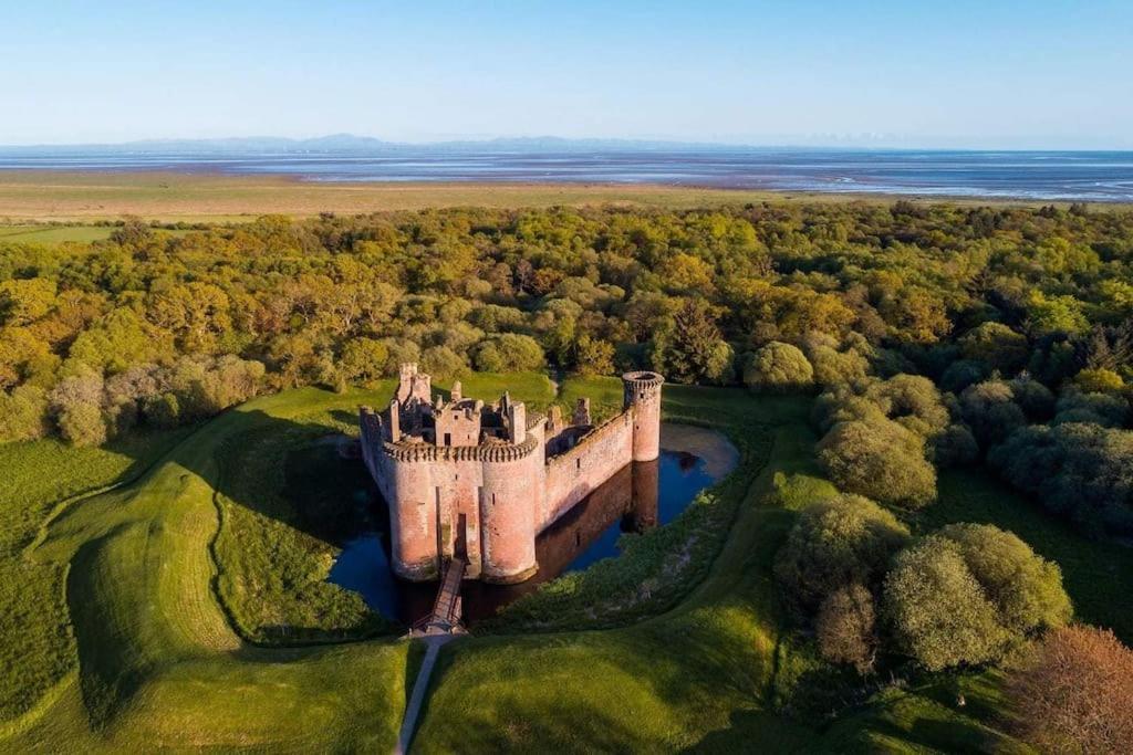 Shorepark - Waterfront Cottage With Stunning Views Dumfries Exteriör bild