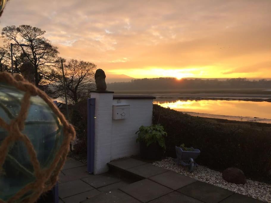 Shorepark - Waterfront Cottage With Stunning Views Dumfries Exteriör bild