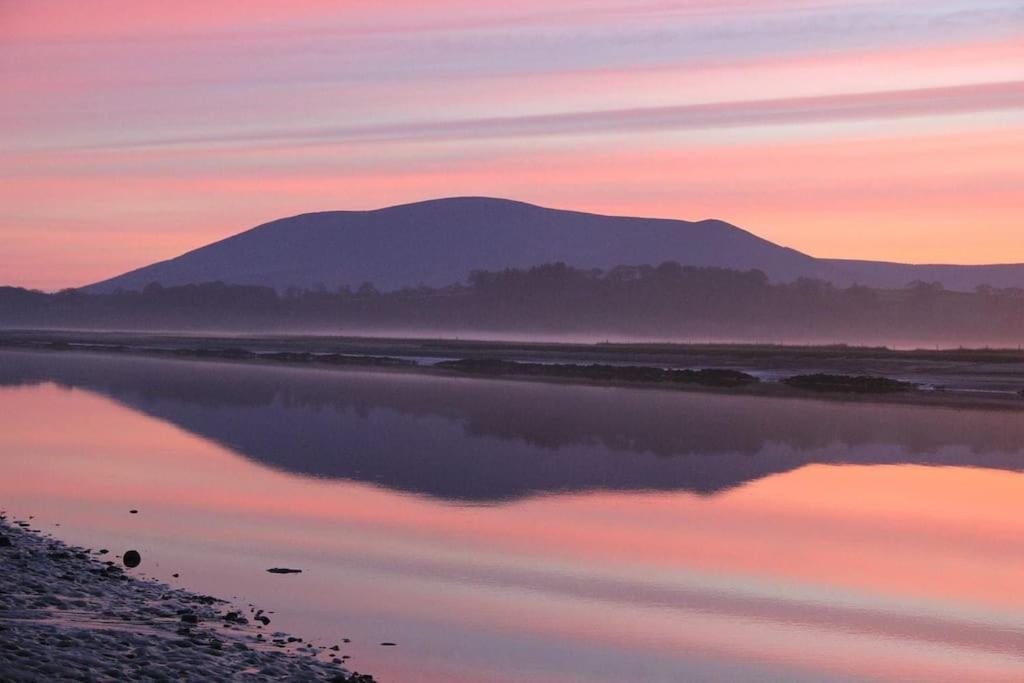 Shorepark - Waterfront Cottage With Stunning Views Dumfries Exteriör bild